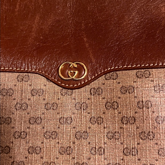 GUCCI Vintage Brown Monogram Crossbody Bag ๐ - Picture 10 of 11